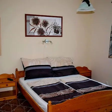  Afrodite Apartmanhaz *
