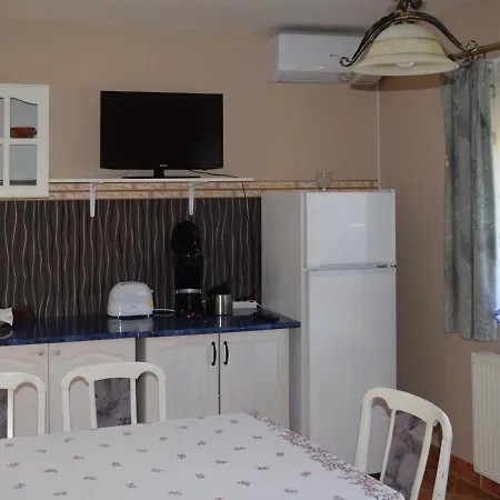Afrodite Apartmanhaz 